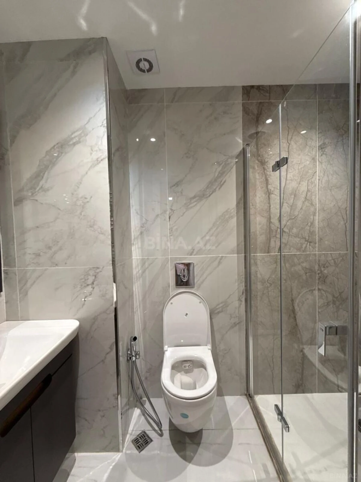 Kirayə verilir 2 otaqlı mənzil 50 m²