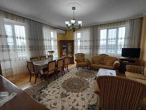 Satılır 3 otaqlı mənzil 100 m² — Bakı, İnşaatçılar 3 otaq 100.00 m²