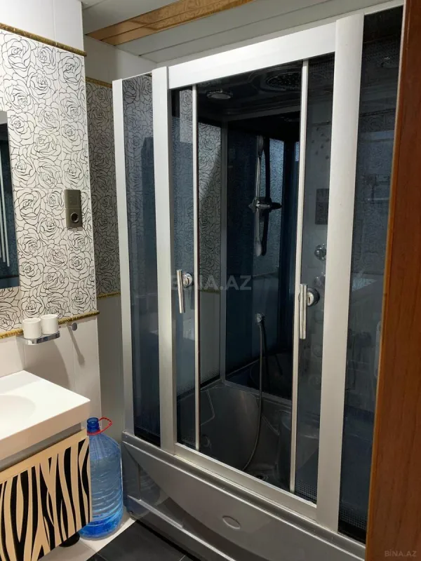 Kirayə verilir 3 otaqlı mənzil 180 m²