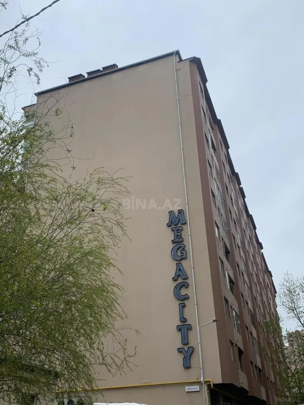 Kirayə verilir 3 otaqlı mənzil 180 m²