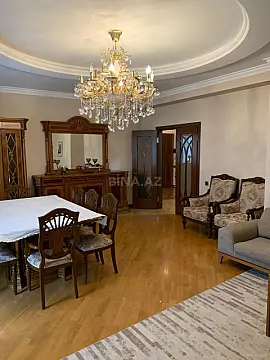 Kirayə verilir 3 otaqlı mənzil 180 m²