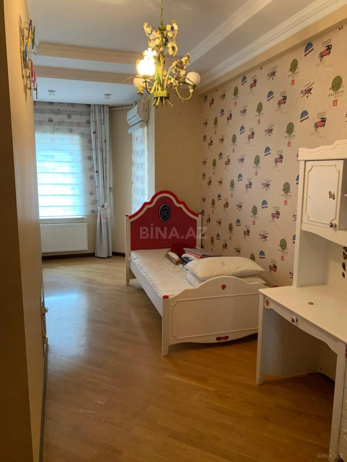 Kirayə verilir 3 otaqlı mənzil 180 m²