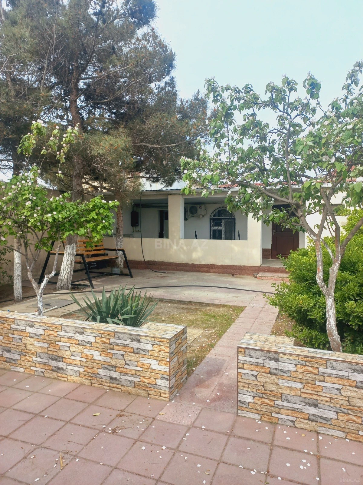 Kirayə verilir 2 otaqlı həyət evi 85 m²