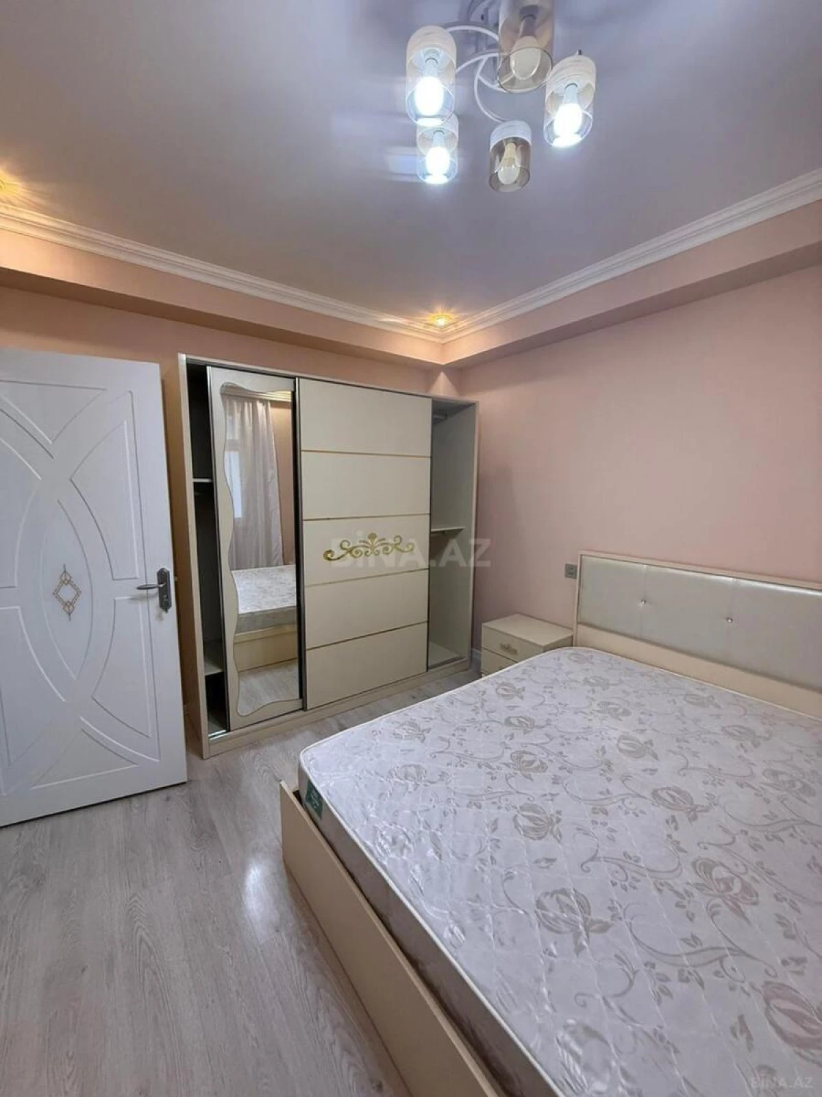 Kirayə verilir 2 otaqlı mənzil 55 m²
