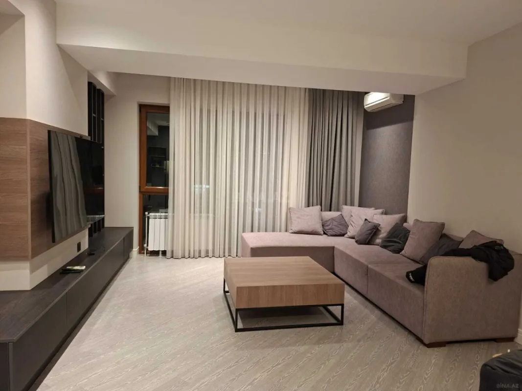 Kirayə verilir 3 otaqlı mənzil 125 m²