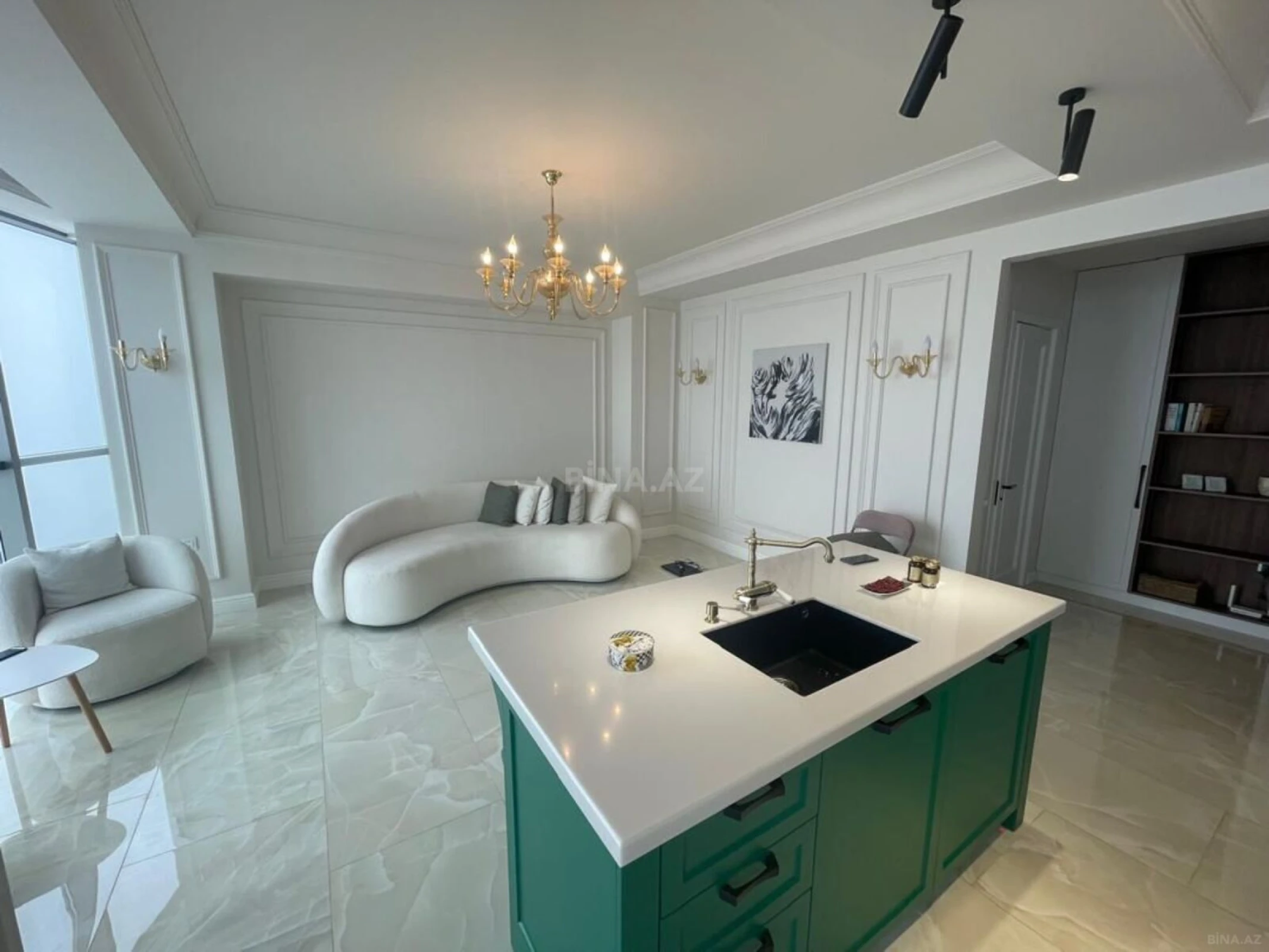 Kirayə verilir 2 otaqlı mənzil 80 m²