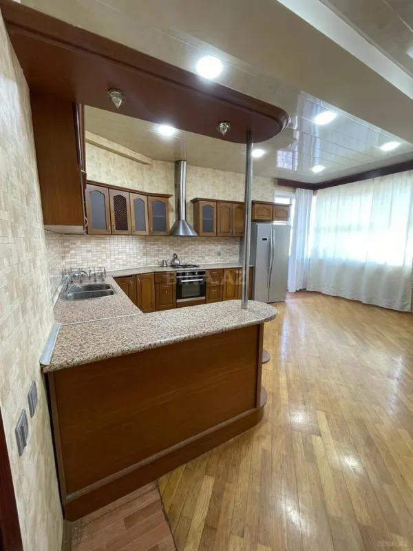 Kirayə verilir 5 otaqlı ofis 250 m²