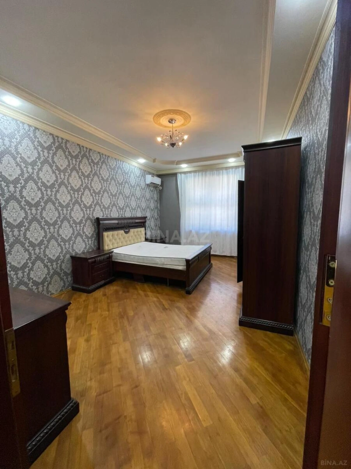 Kirayə verilir 5 otaqlı ofis 250 m²