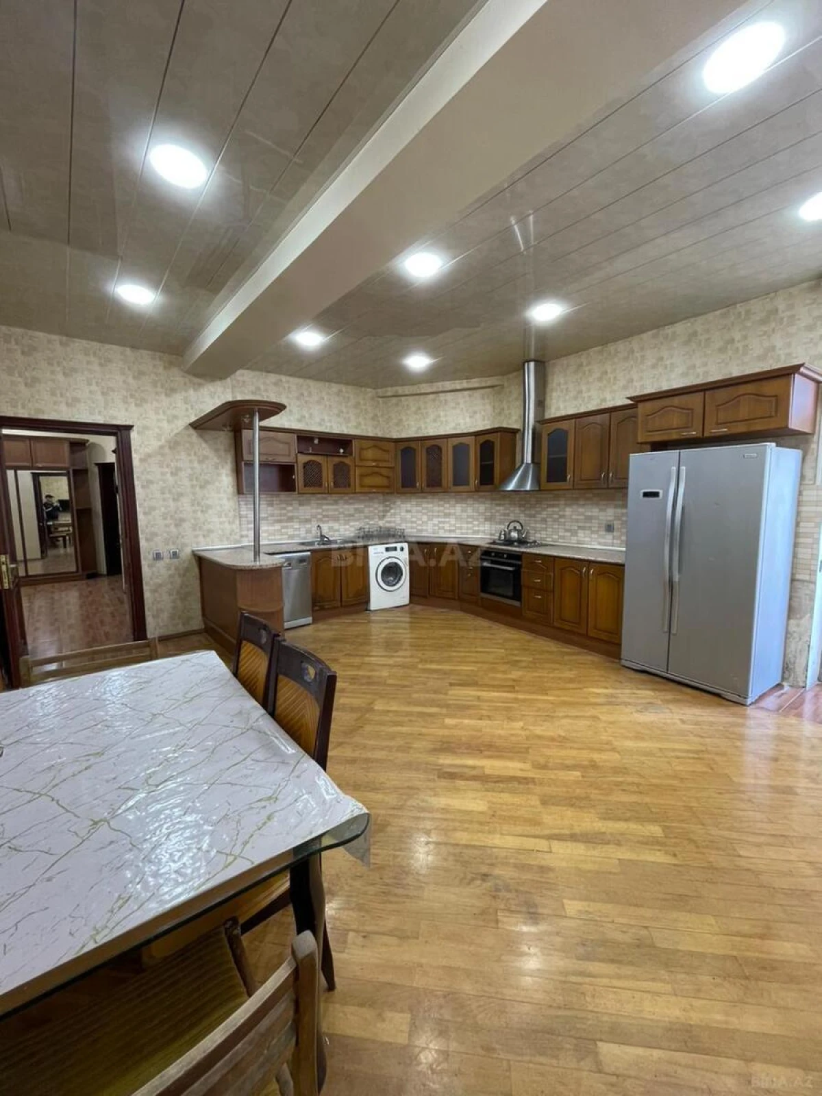 Kirayə verilir 5 otaqlı ofis 250 m²