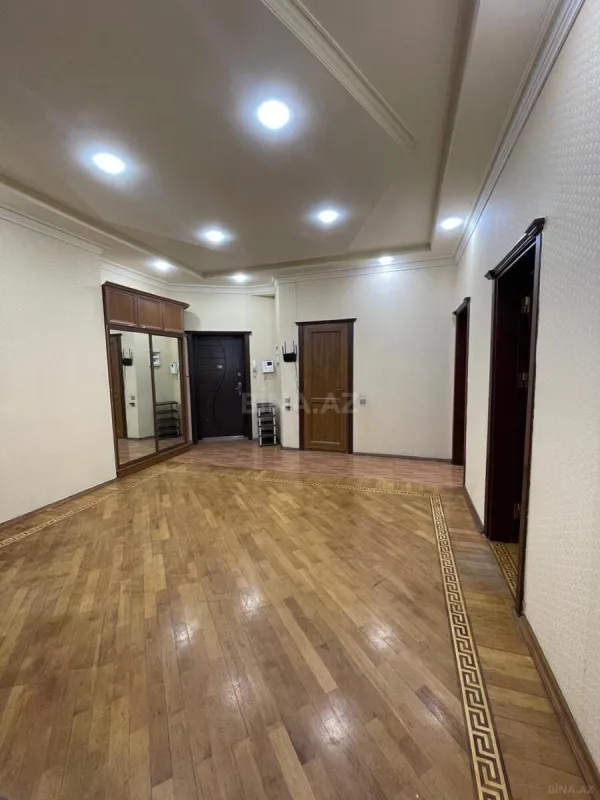 Kirayə verilir 5 otaqlı ofis 250 m²