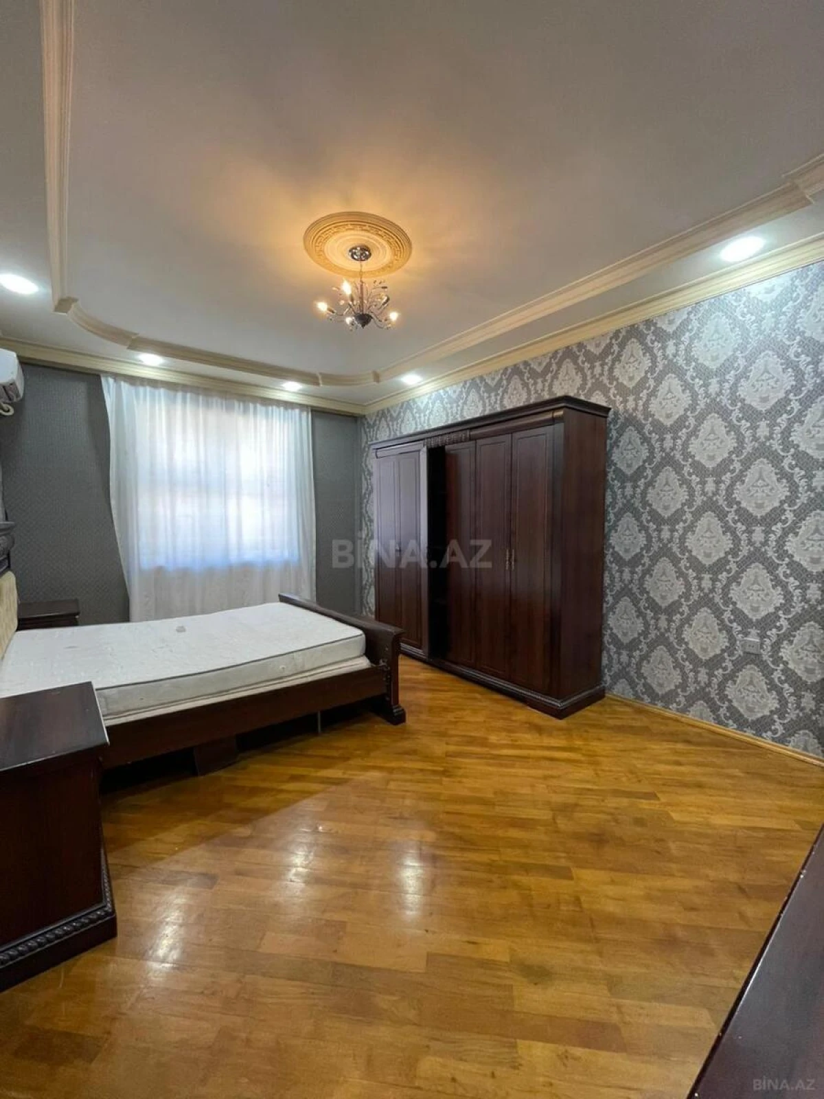 Kirayə verilir 5 otaqlı ofis 250 m²