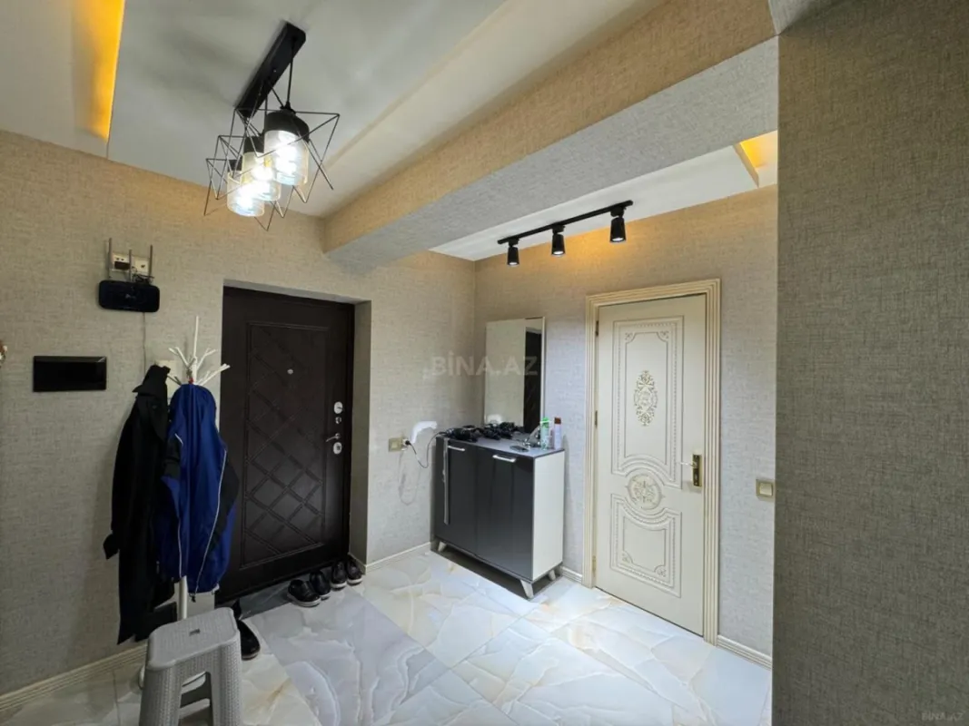 Satılır 2 otaqlı mənzil 72 m²