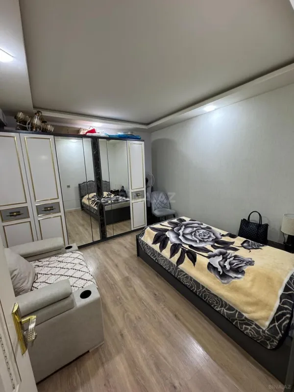 Satılır 2 otaqlı mənzil 72 m²