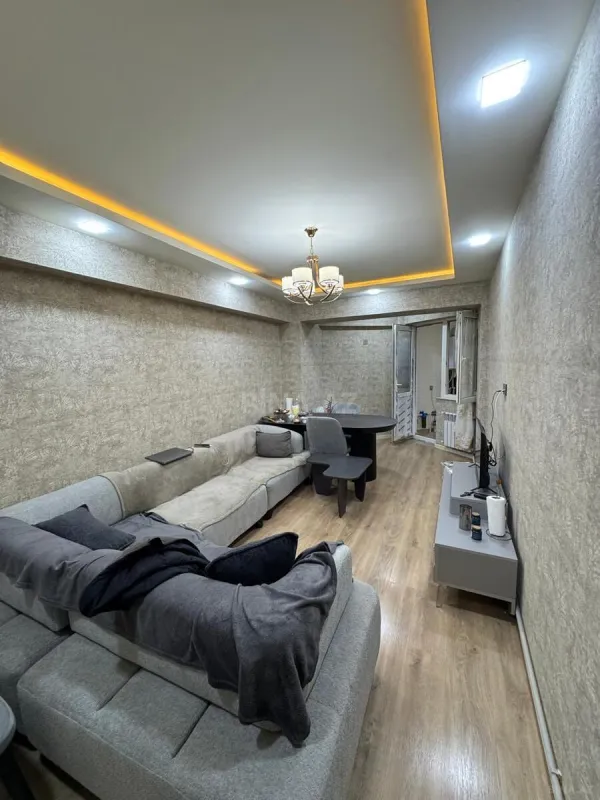 Satılır 2 otaqlı mənzil 72 m²