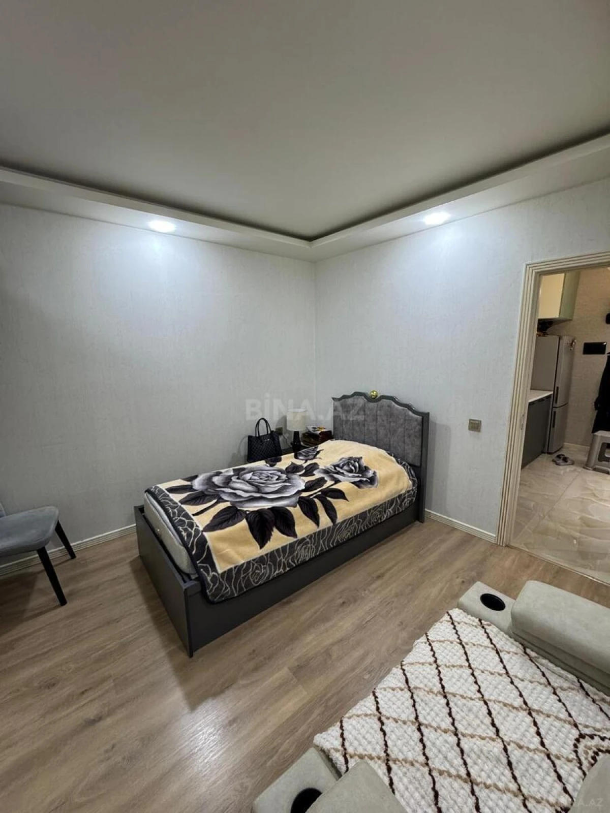 Satılır 2 otaqlı mənzil 72 m²