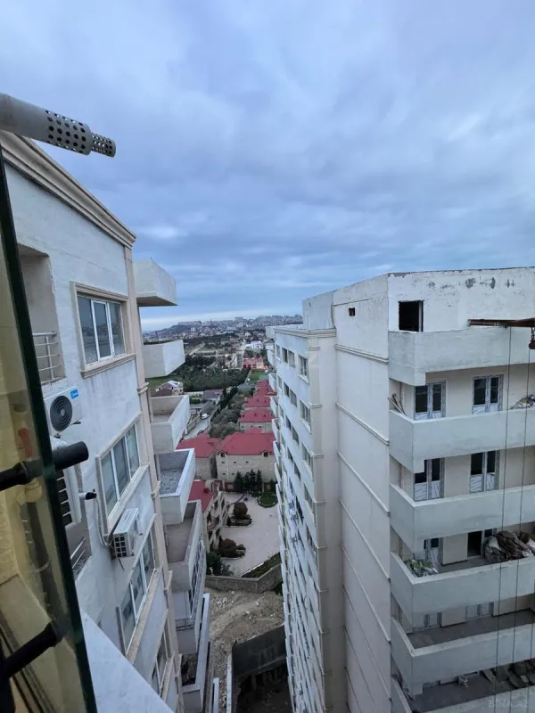 Satılır 2 otaqlı mənzil 72 m²