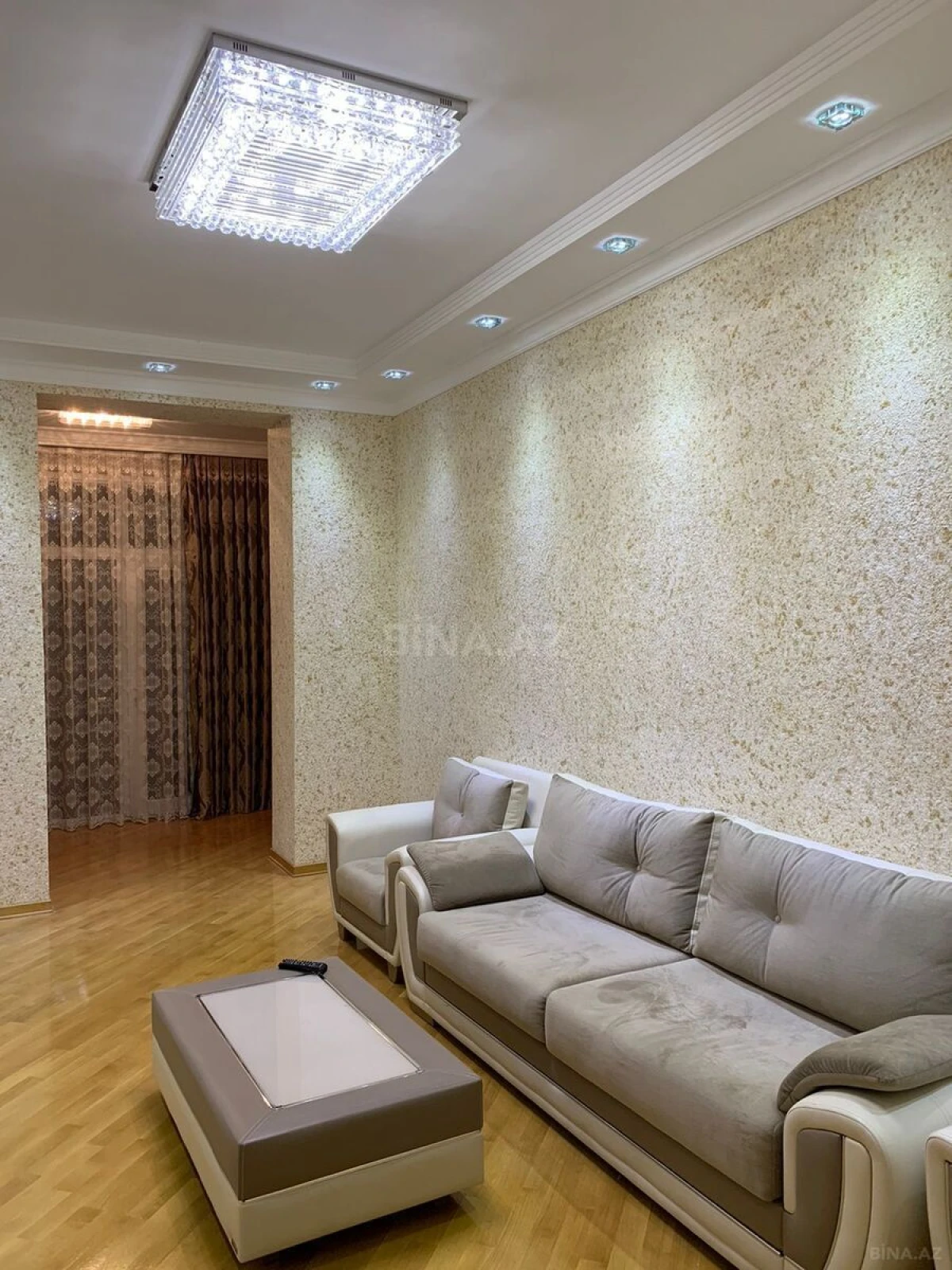 Satılır 2 otaqlı mənzil 60 m²