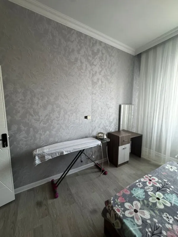 Kirayə verilir 2 otaqlı mənzil 74 m²
