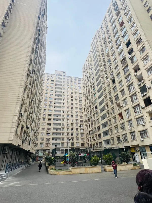 Satılır 2 otaqlı mənzil 72 m²