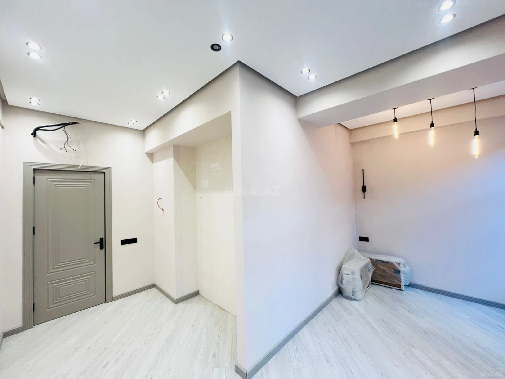 Satılır 2 otaqlı mənzil 72 m²