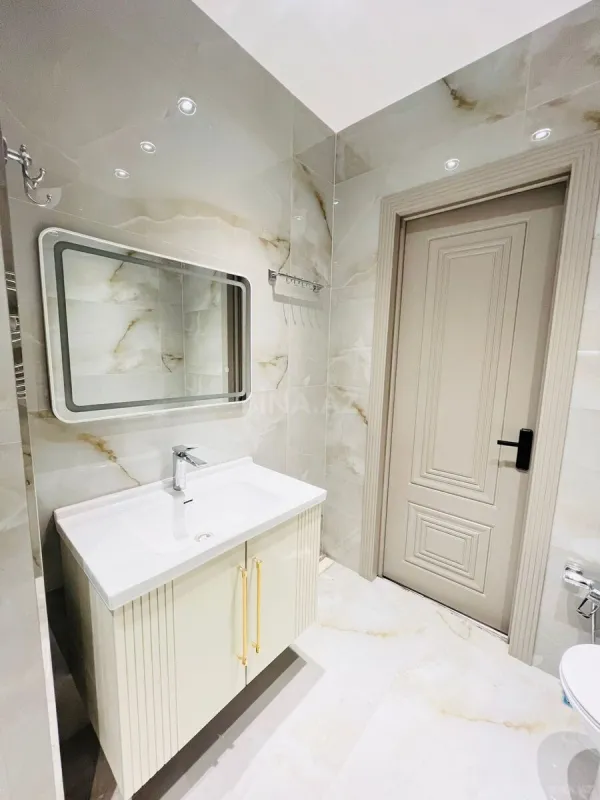 Satılır 2 otaqlı mənzil 72 m²