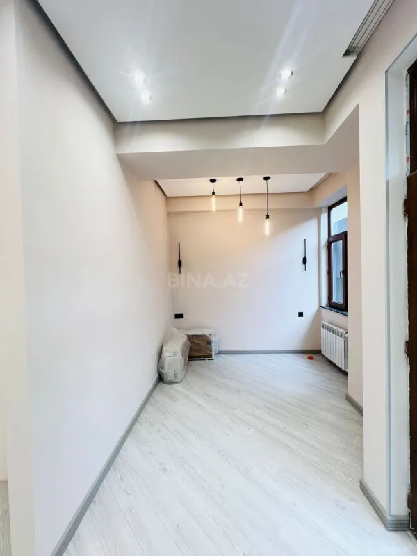 Satılır 2 otaqlı mənzil 72 m²