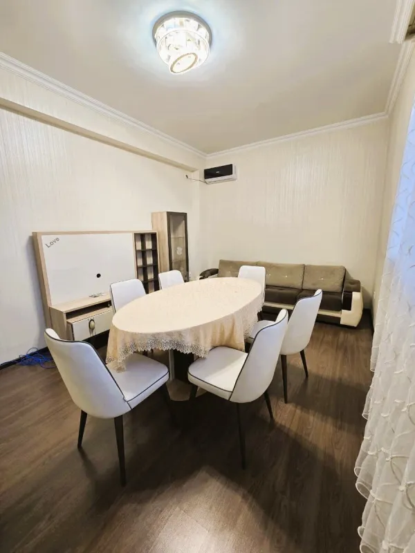 Kirayə verilir 2 otaqlı mənzil 65 m²