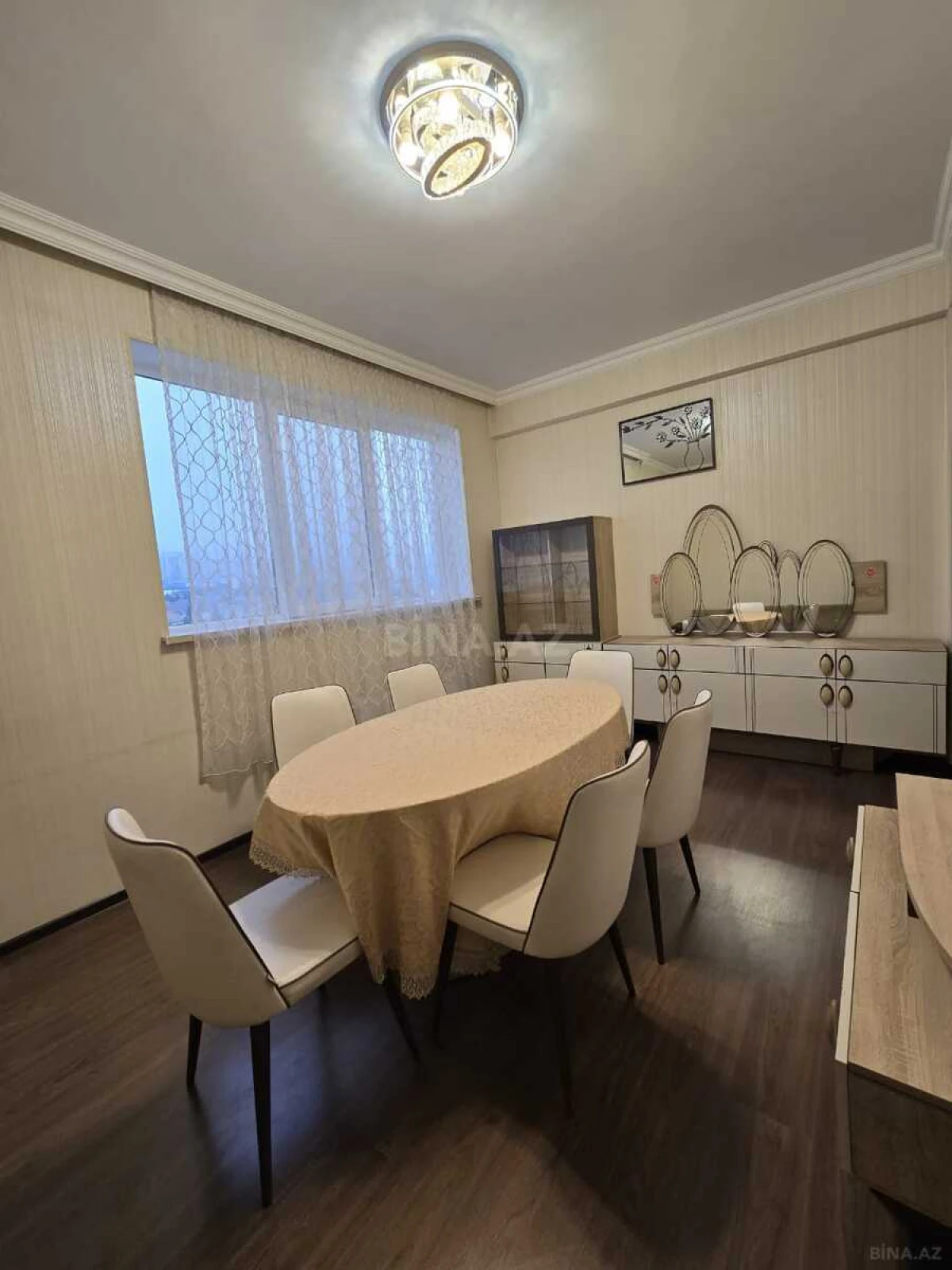 Kirayə verilir 2 otaqlı mənzil 65 m²