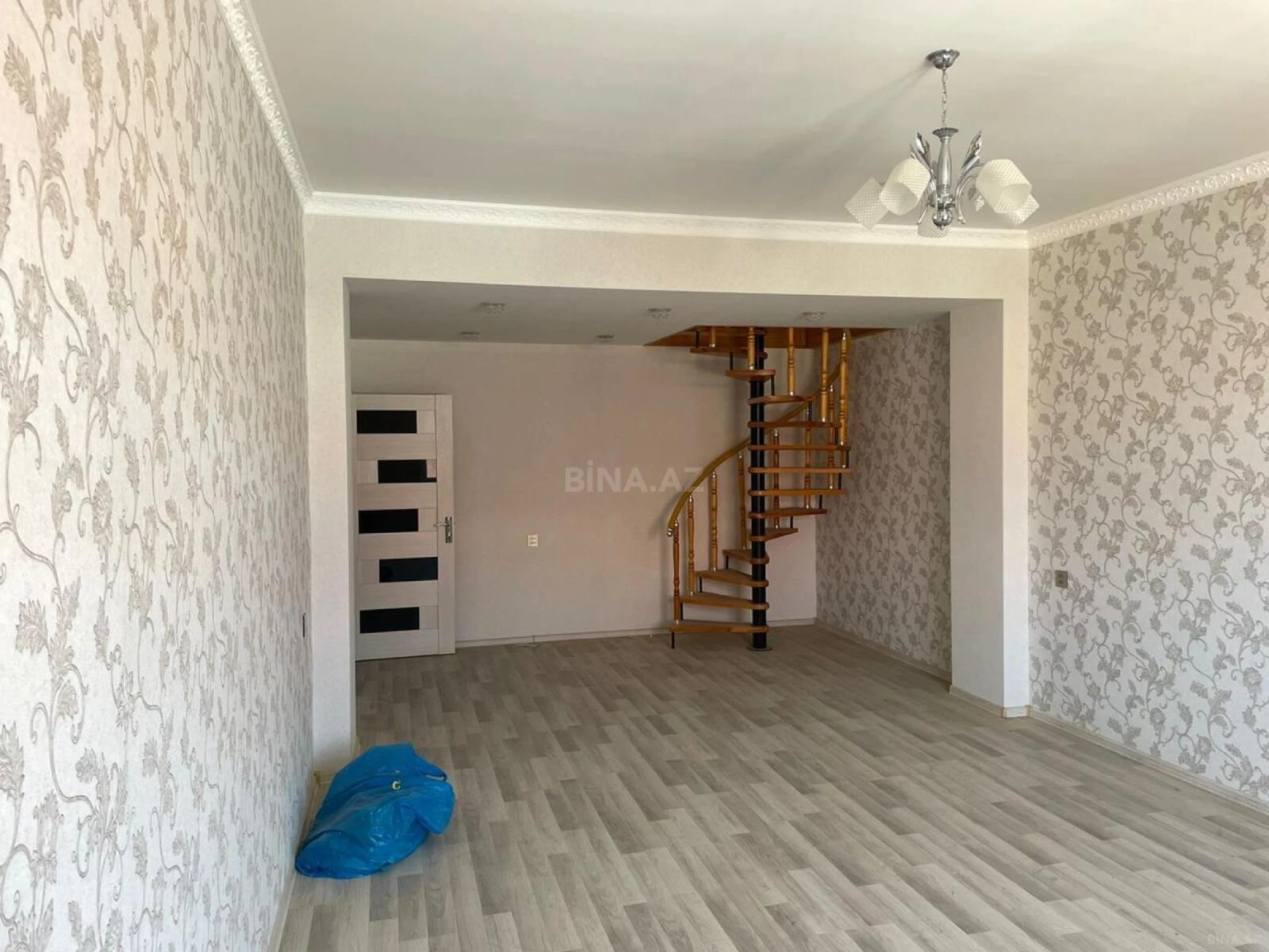 Satılır 3 otaqlı mənzil 103 m²