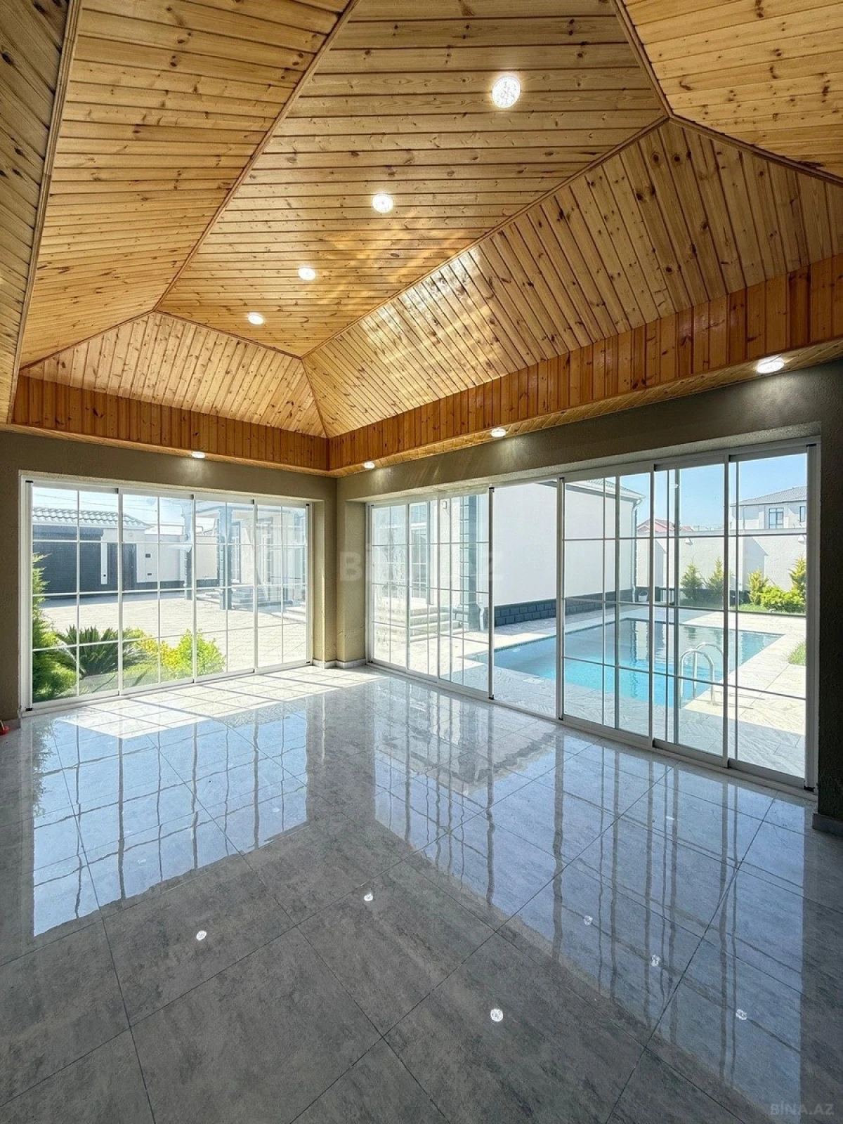 Satılır 4 otaqlı həyət evi 160 m²