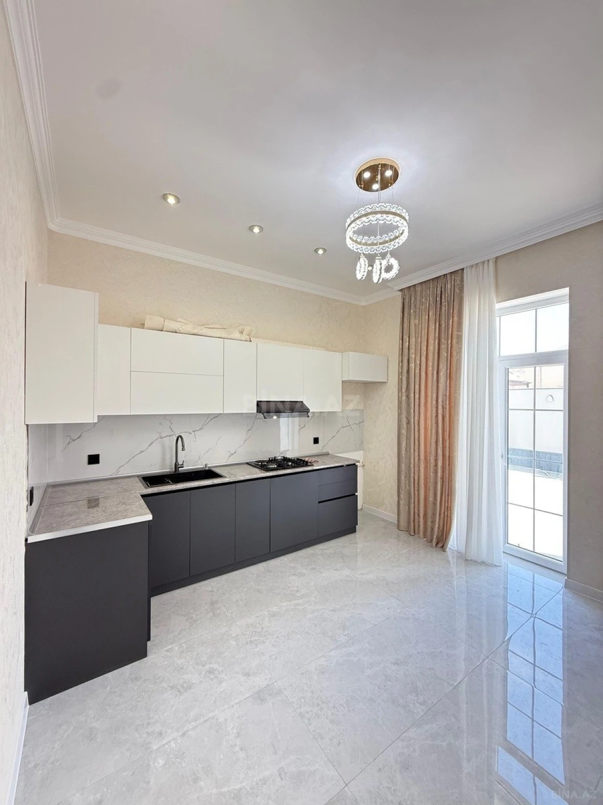 Satılır 4 otaqlı həyət evi 160 m²