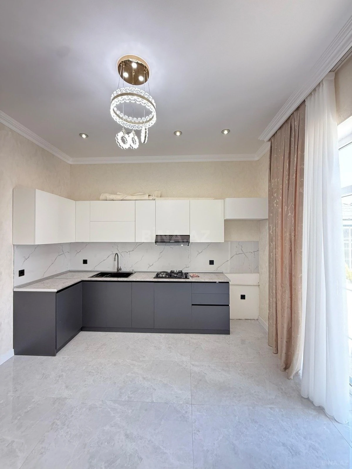 Satılır 4 otaqlı həyət evi 160 m²