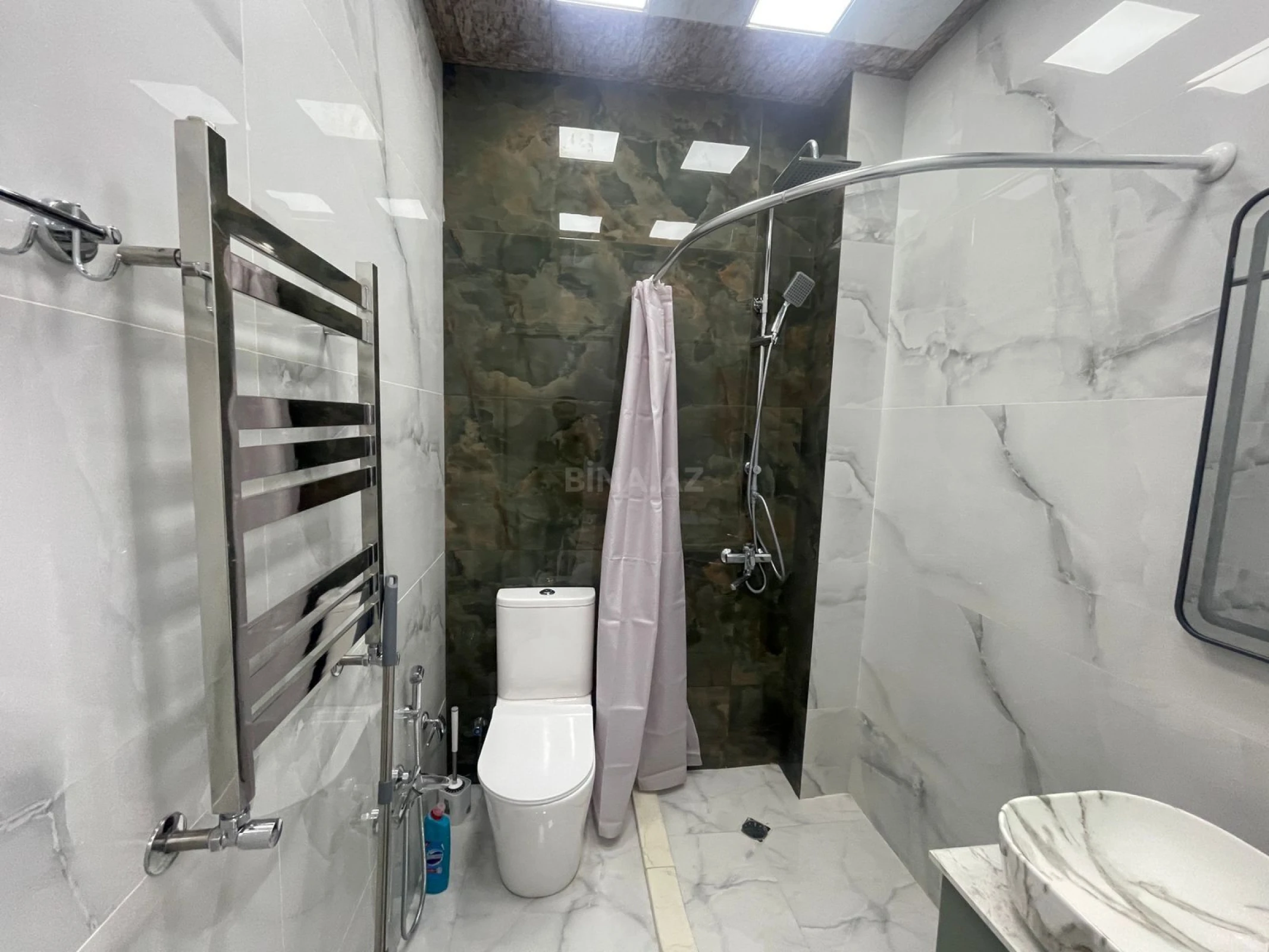 Kirayə verilir 2 otaqlı mənzil 70 m²