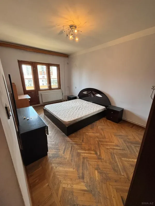 Kirayə verilir 4 otaqlı mənzil 100 m²