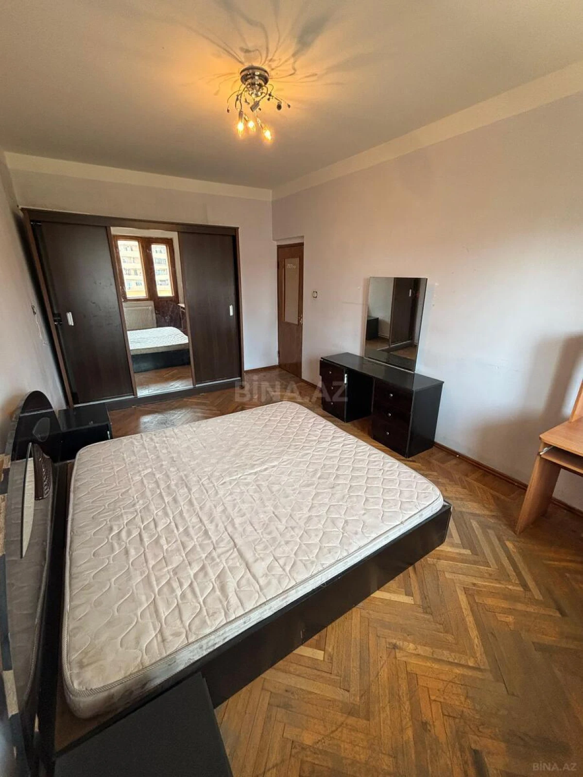 Kirayə verilir 4 otaqlı mənzil 100 m²