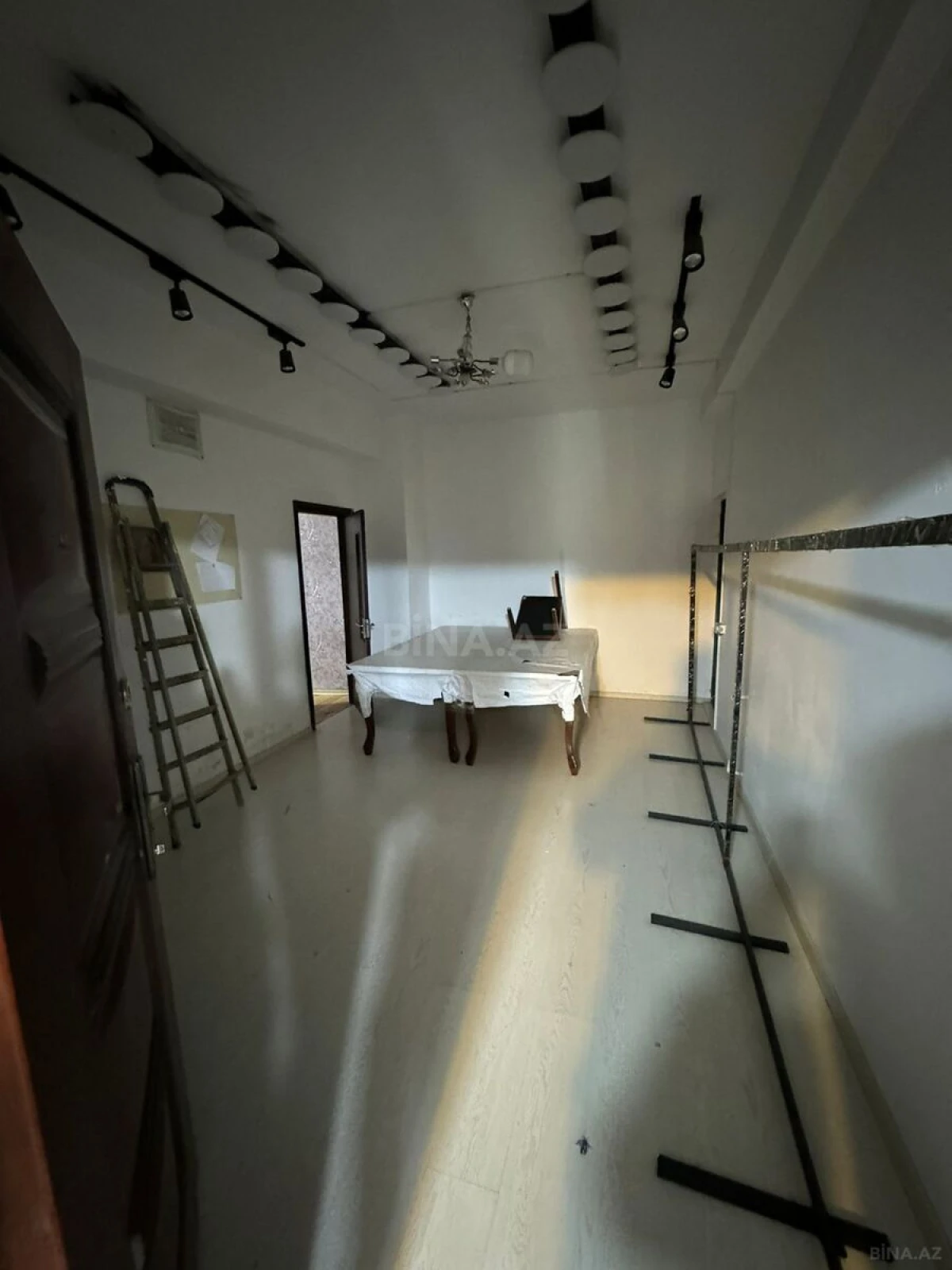 Satılır obyekt 820 m²