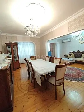 Satılır 5 otaqlı mənzil 125 m²