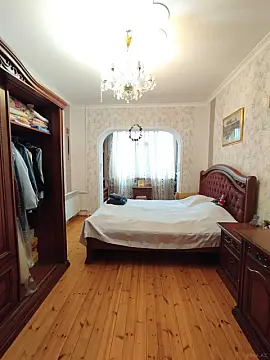 Satılır 5 otaqlı mənzil 125 m²