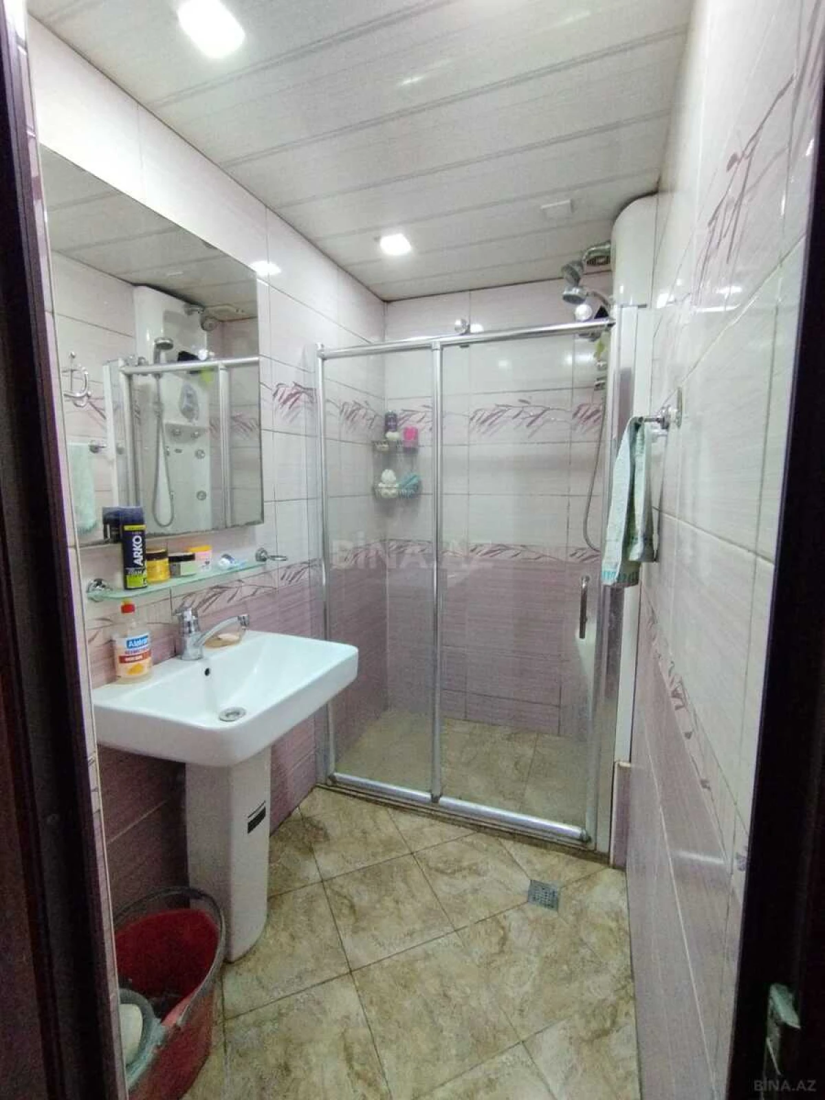 Satılır 5 otaqlı mənzil 125 m²