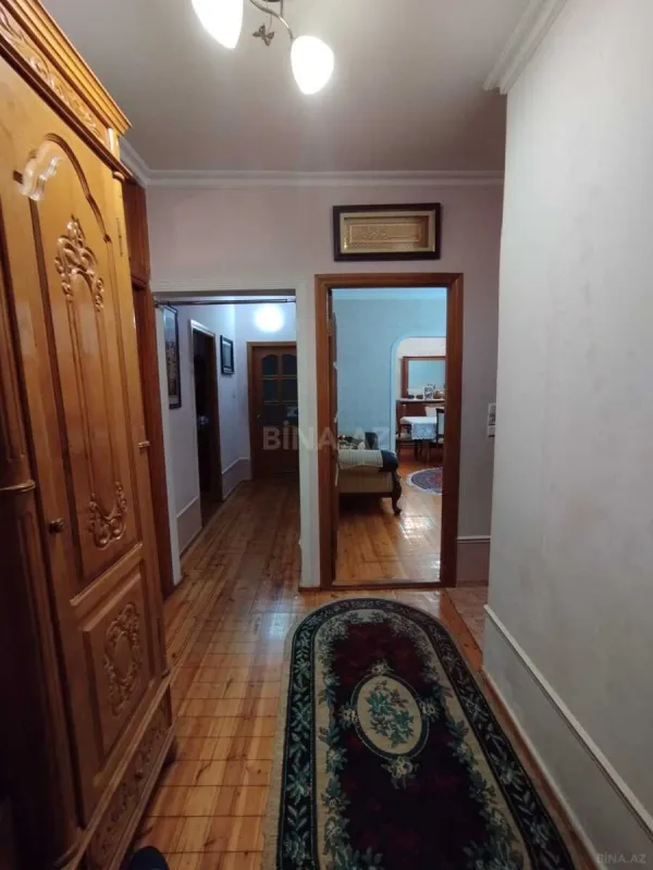 Satılır 5 otaqlı mənzil 125 m²