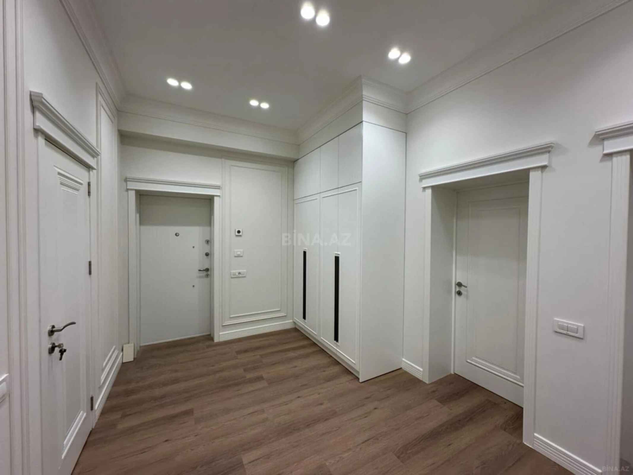 Satılır 2 otaqlı mənzil 79.3 m²