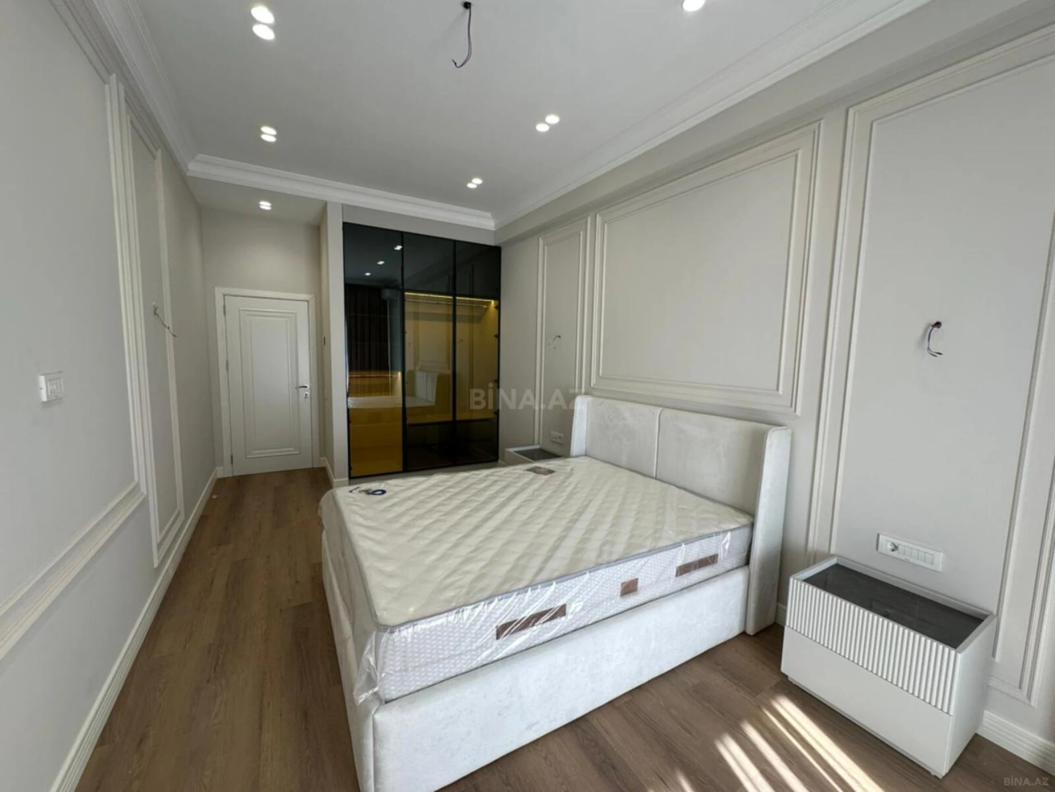 Satılır 2 otaqlı mənzil 79.3 m²