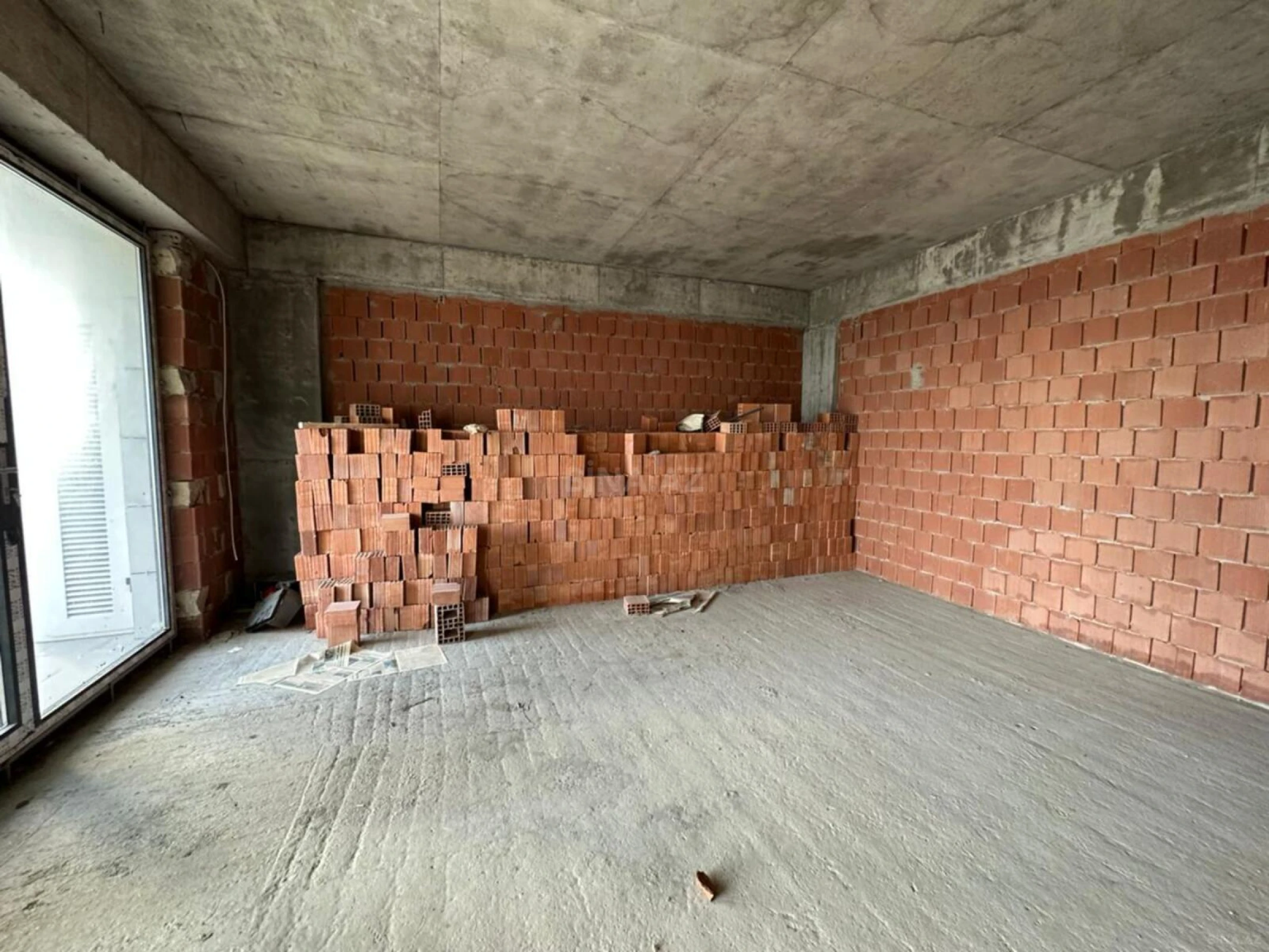 Satılır 2 otaqlı mənzil 108.2 m²