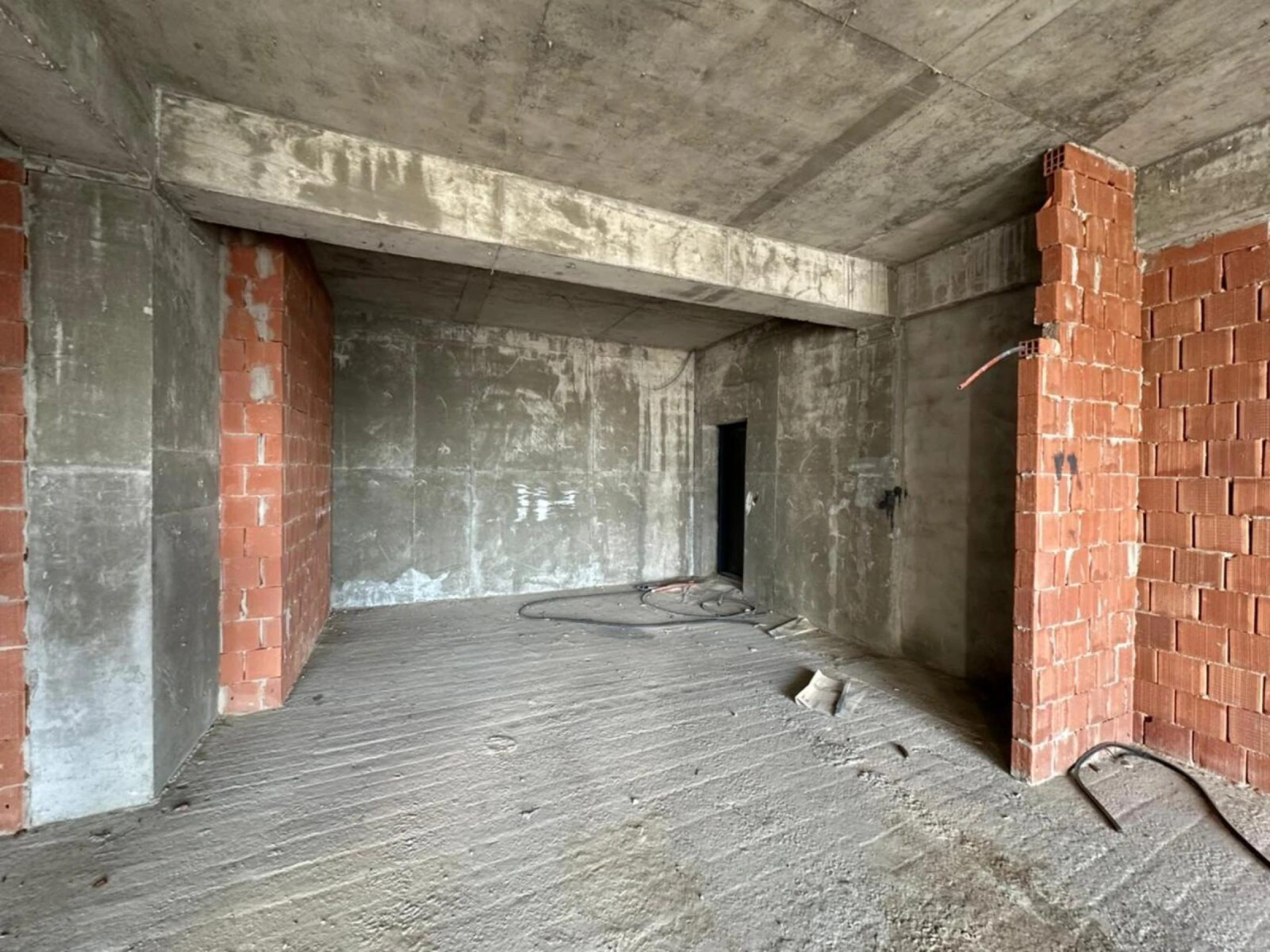 Satılır 2 otaqlı mənzil 108.2 m²