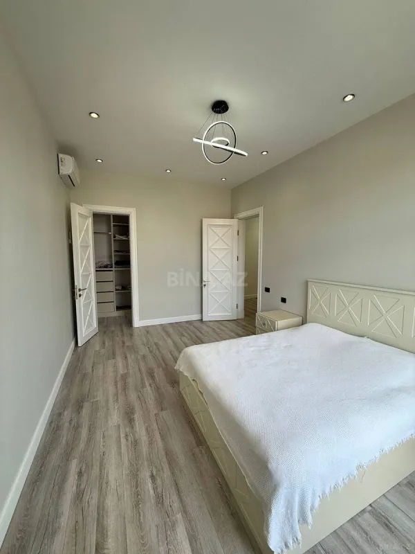 Satılır 6 otaqlı həyət evi 250 m²