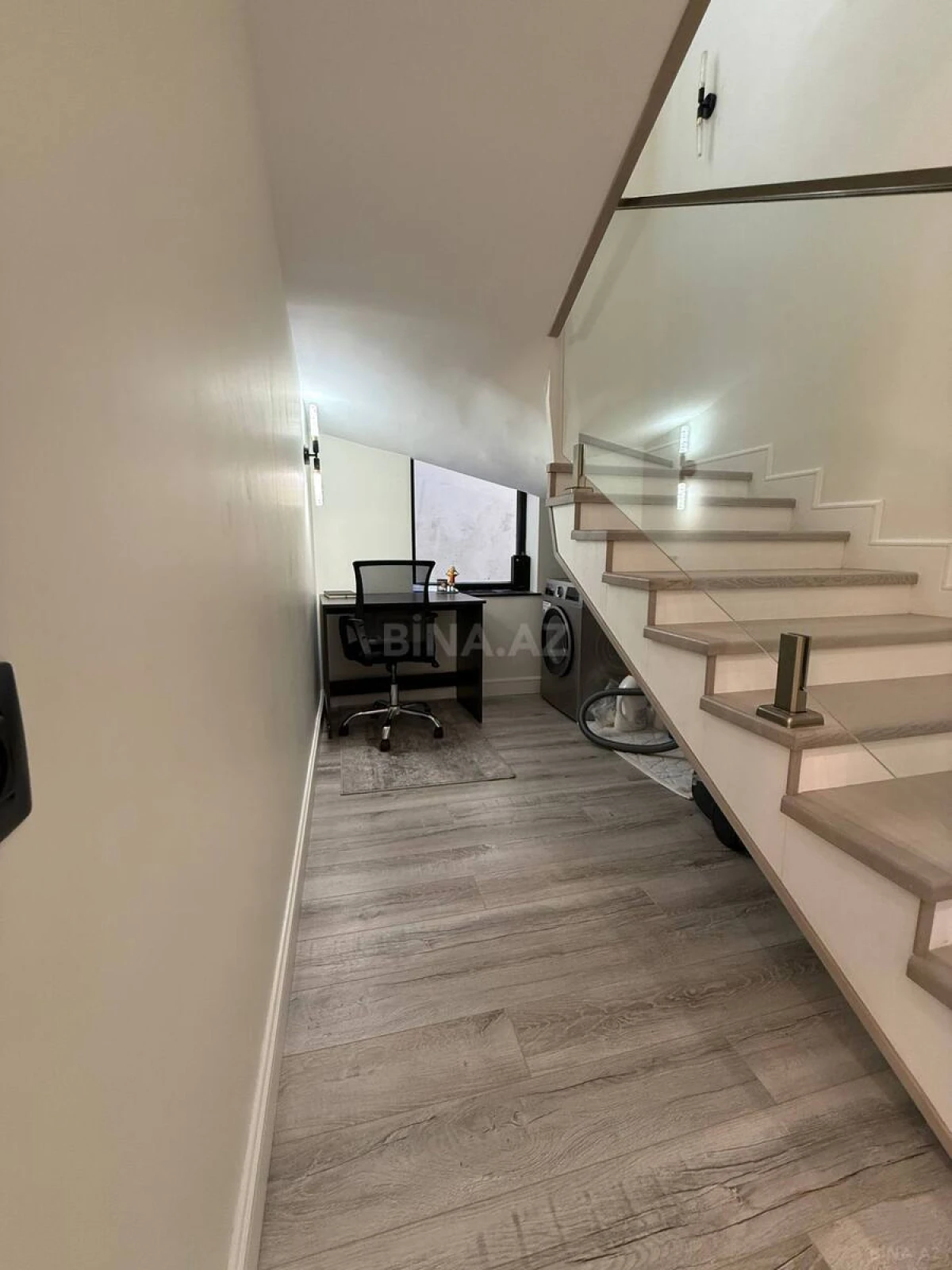 Satılır 6 otaqlı həyət evi 250 m²