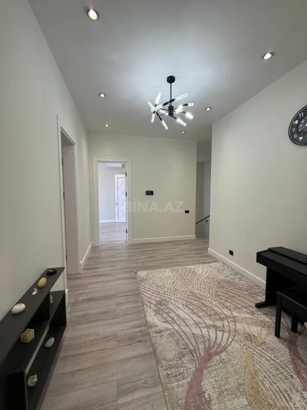 Satılır 6 otaqlı həyət evi 250 m²