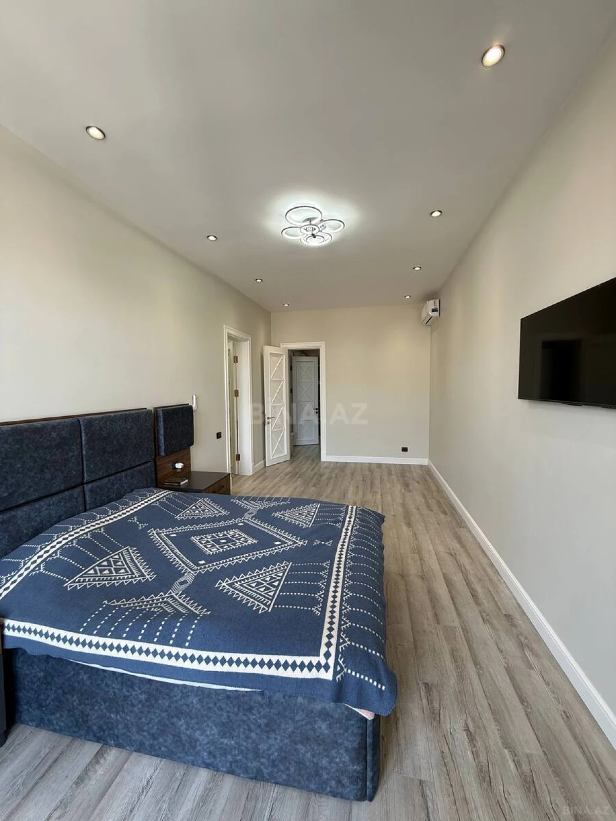 Satılır 6 otaqlı həyət evi 250 m²