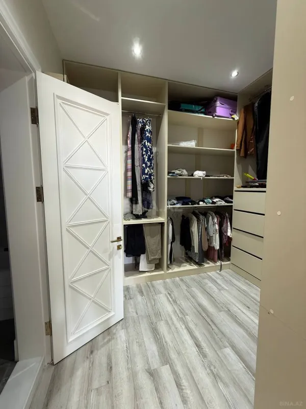 Satılır 6 otaqlı həyət evi 250 m²