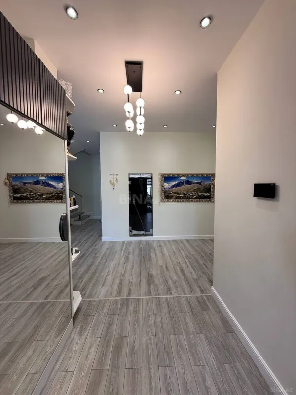 Satılır 6 otaqlı həyət evi 250 m²